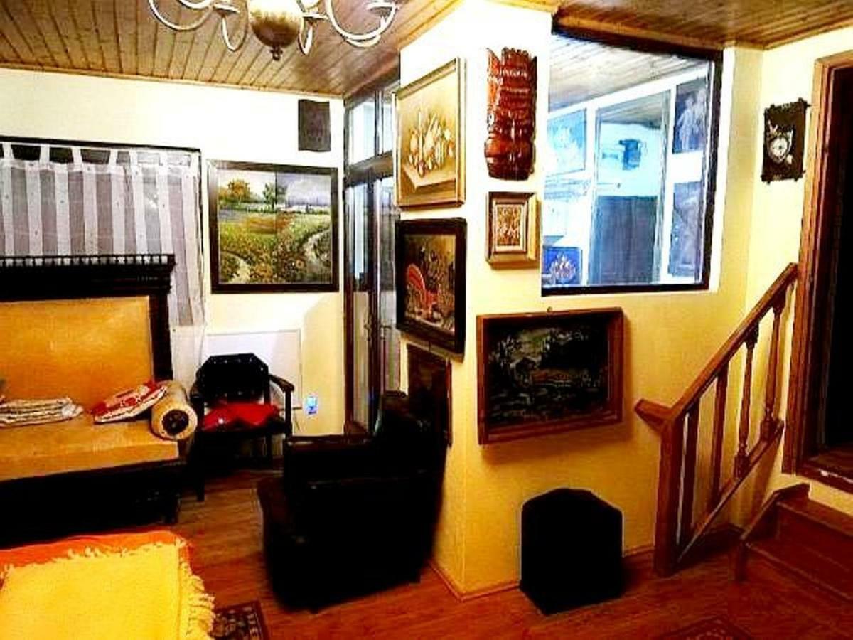 Leyla Guesthouse Castel Брашов Екстер'єр фото
